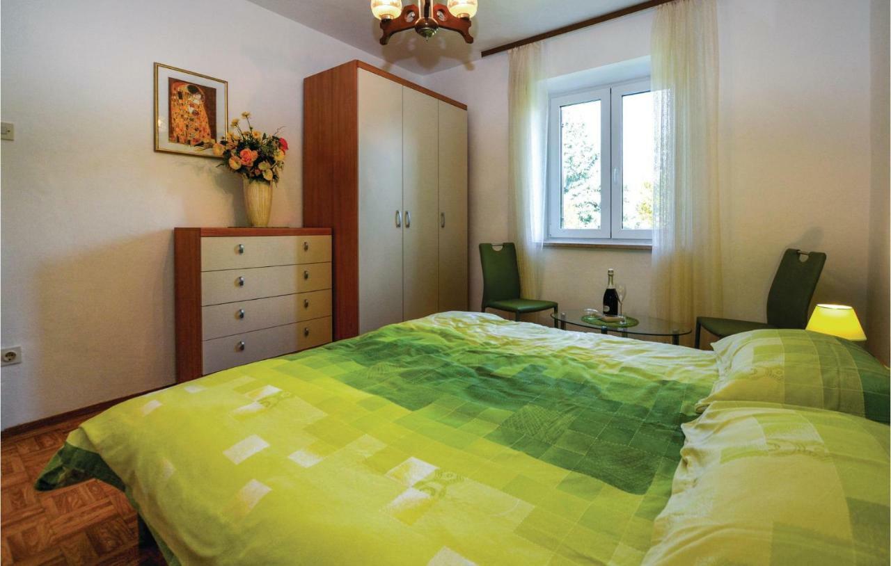 2 Bedroom Awesome Apartment In Порторож Екстер'єр фото